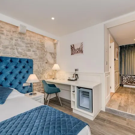 M Luxury بيت ضيافة 4*